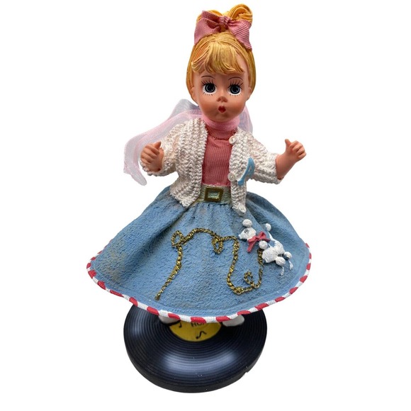 Madame Alexander "1950 Sock Hop" Poodle Skirt Circa 2000 Figurine NIB COA 90650 - Picture 4 of 15